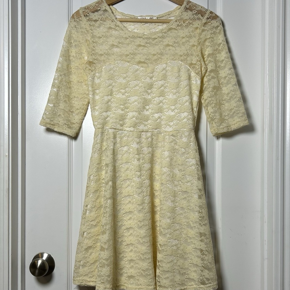 Shang Ya‎ Buttercream Floral Lace Overlay Sheer Yoke Fit & Flare Skater Dress